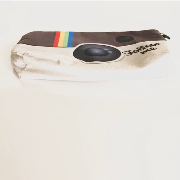 The Perfect Follow Me Pouch - Picture 2 of 3